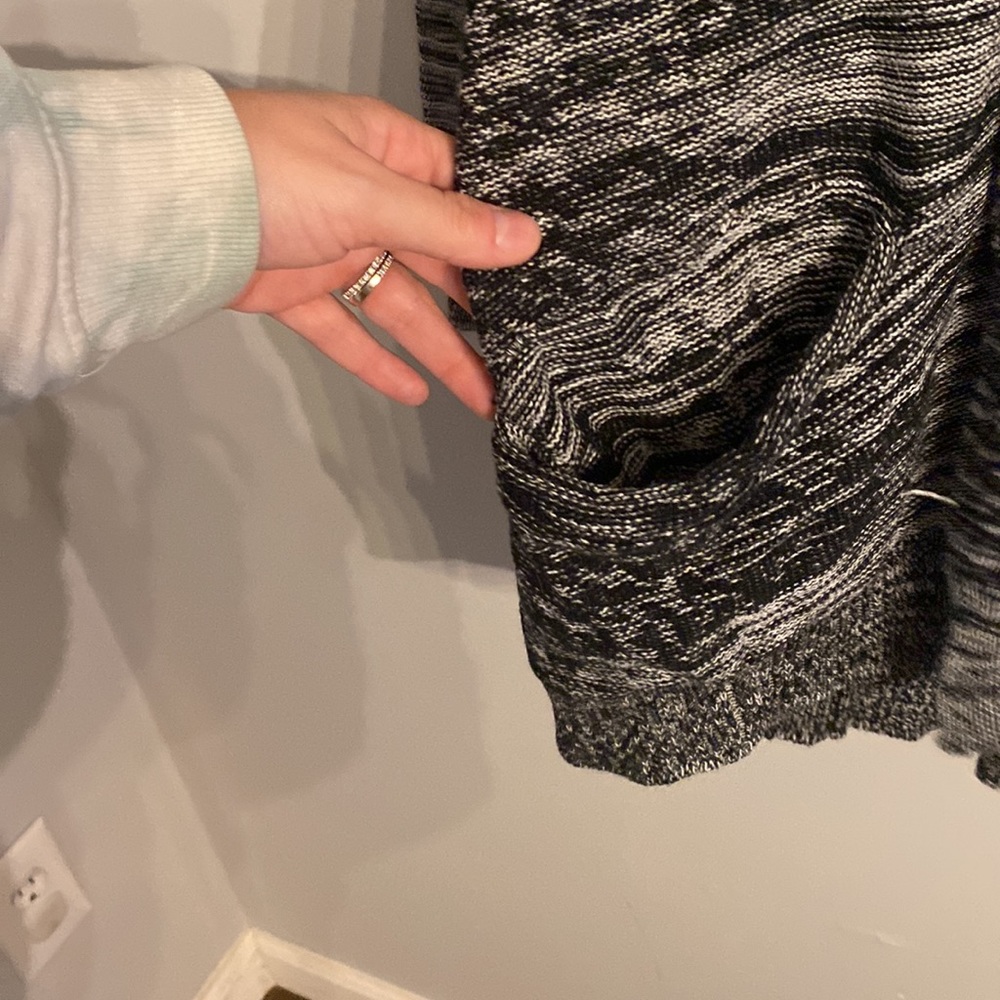 βοΈ2/$10 - cardigan - Picture 3 of 4